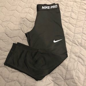 Youth Nike pro crop leggings